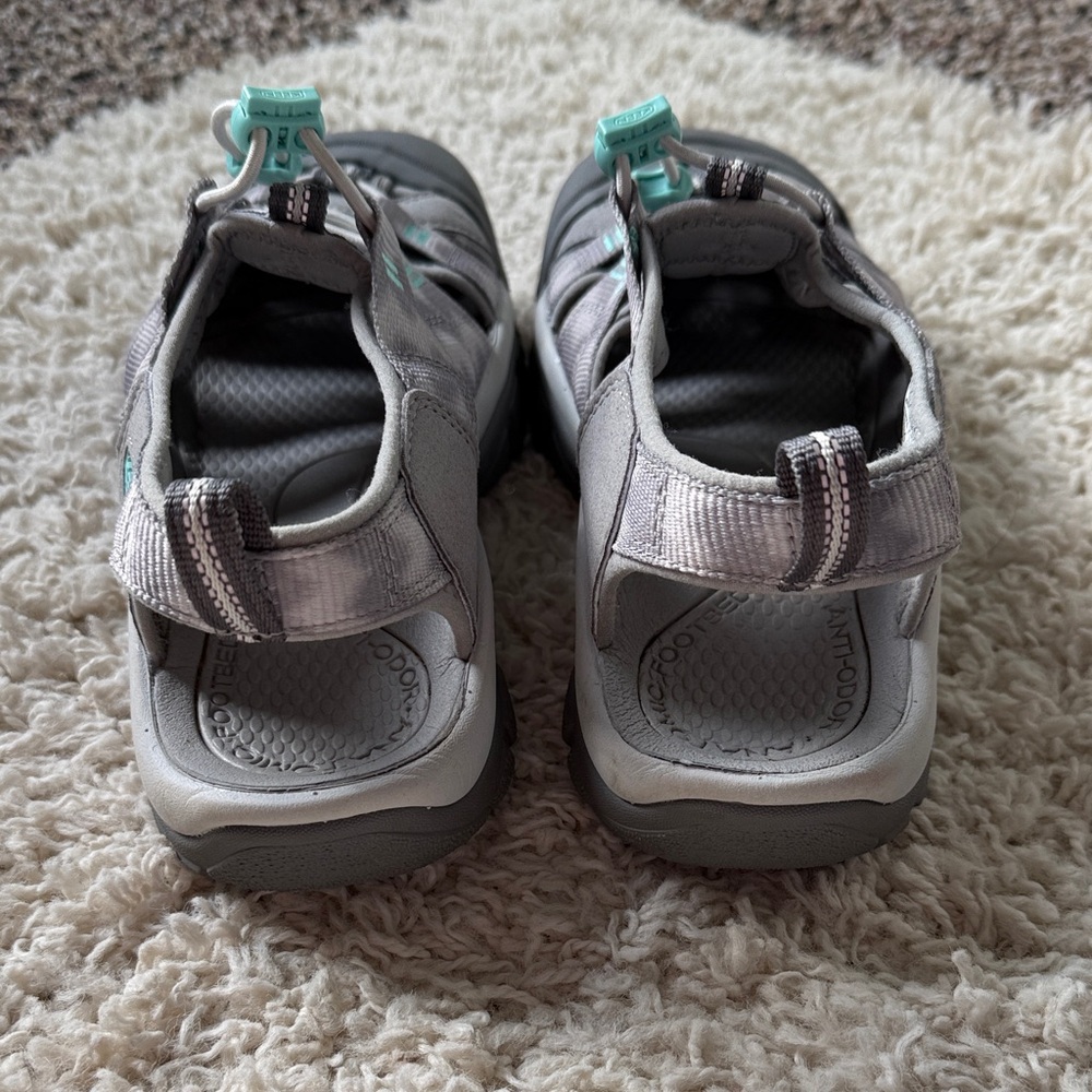Keen Newport H2 Gray Outdoor Closed-Toe Sandals with Mint Details - Picture 8 of 8